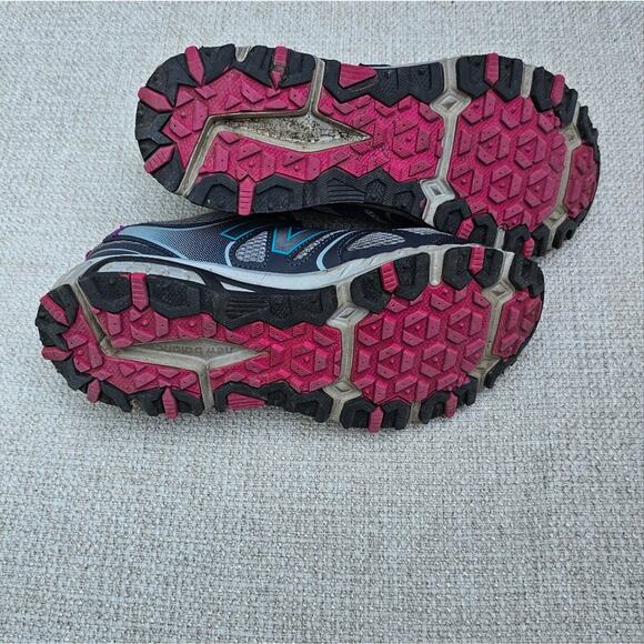 New Balance Gray, Pink, Blue Athletic Shoes Tennies 9 - Picture 4 of 10